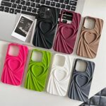 TPU MOD605 TEXTURA CORAZON - IPH 15 - XAEA - NEGRO - Imagen 2